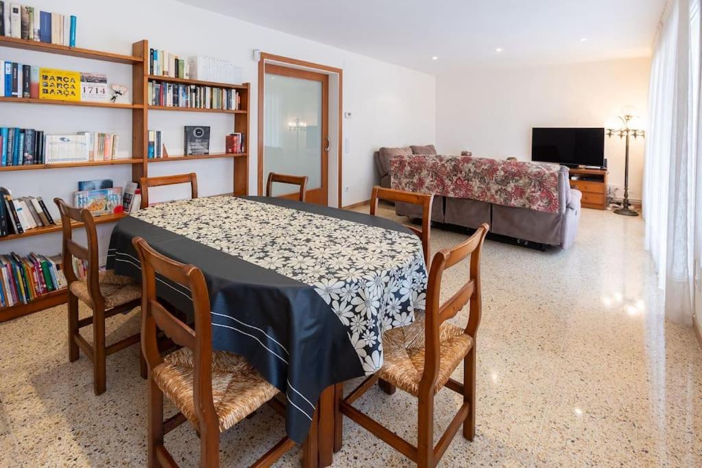 Niu D'Oreneta Canet De Mar Luaran gambar